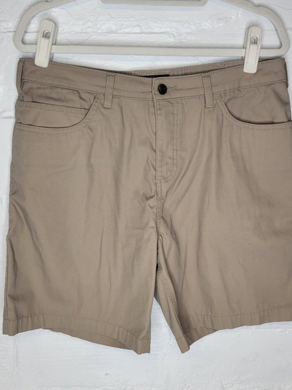 Noble Outfitters Women's Size 12 Cargo Shorts Brown